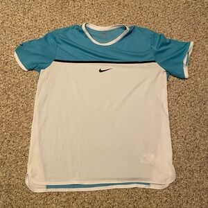 Nike Men’s Dri-Fit T-shirt Size XL Blue and White